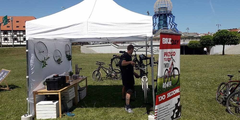Mobilne stanowisko BikeDay podczas eventu plenerowego