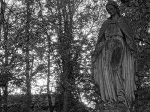 Figura Matki Bożej w Tyńcu
